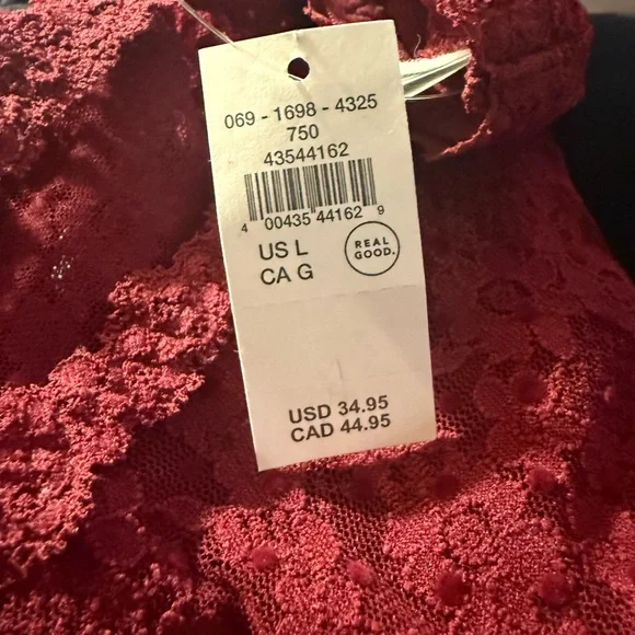 Lace Bralette in Burgundy - Picture 6 of 6